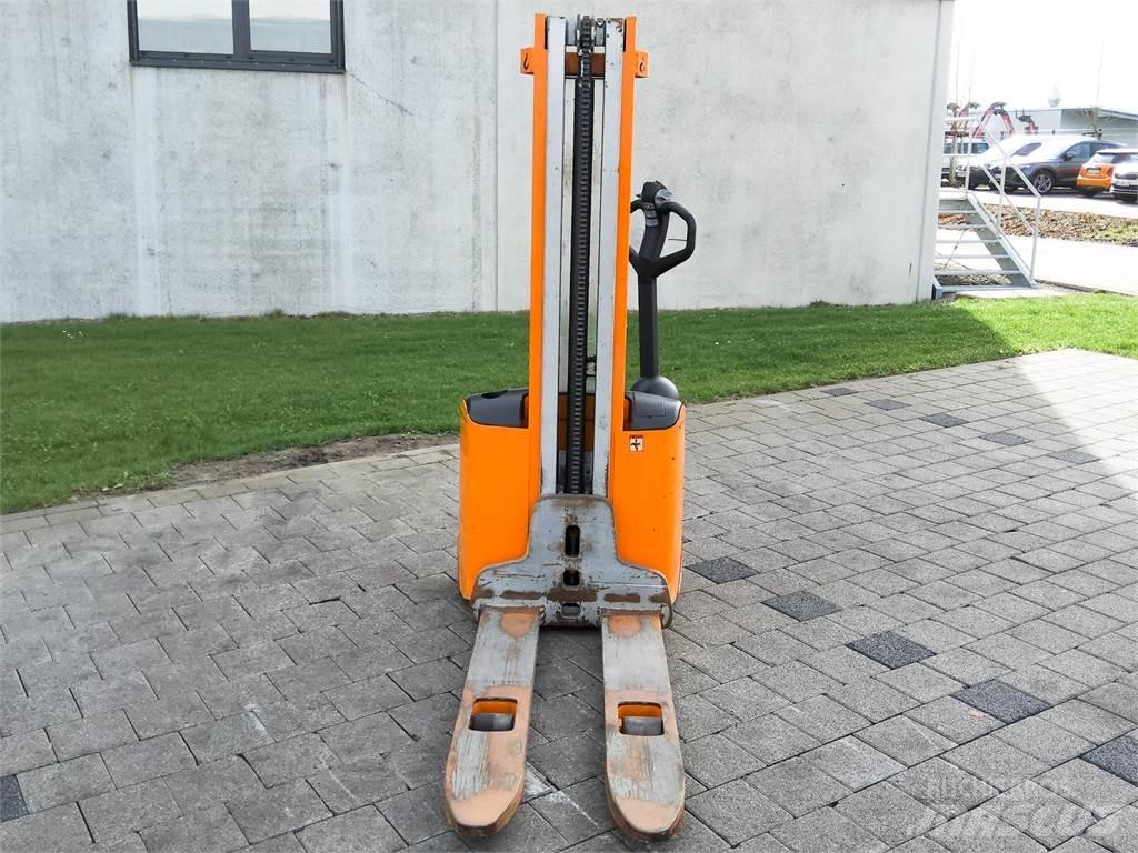 Still EGV 10 Empilhador para operador externo
