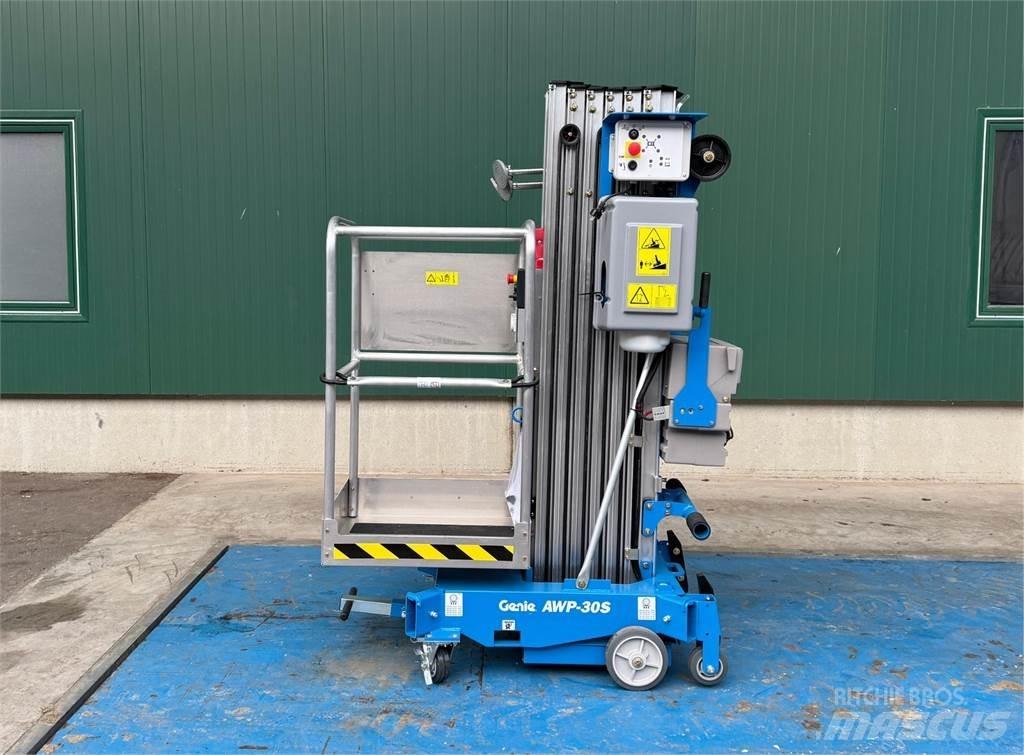 Genie AWP-30S AC Outros elevadores e plataformas