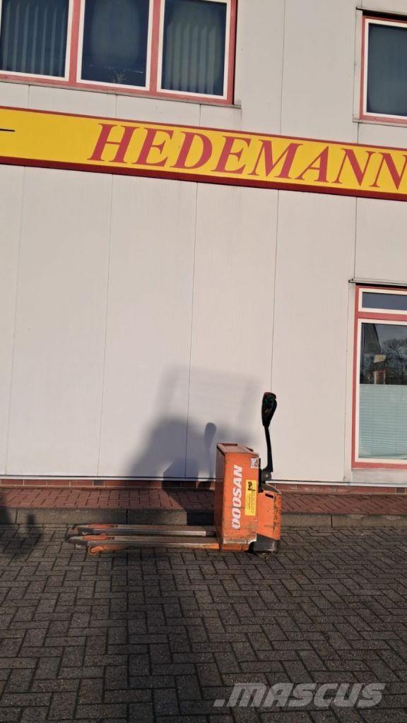 Doosan LEDH18 Movimentadores manuais de palettes