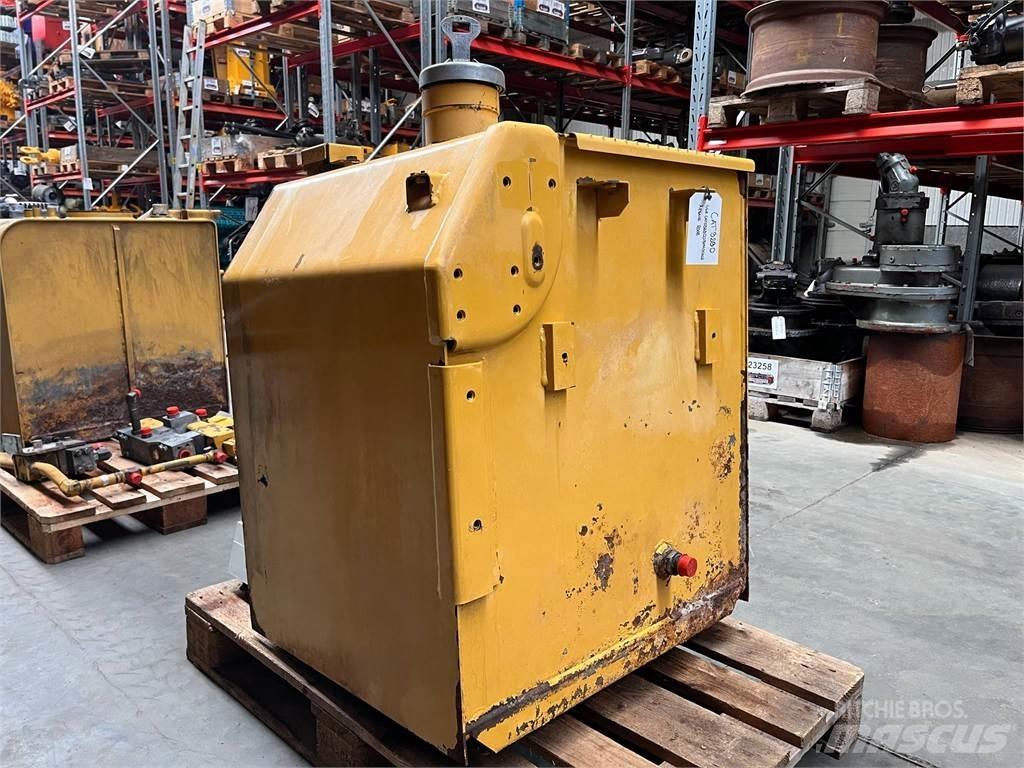 CAT 323D brændstoftank Outros componentes