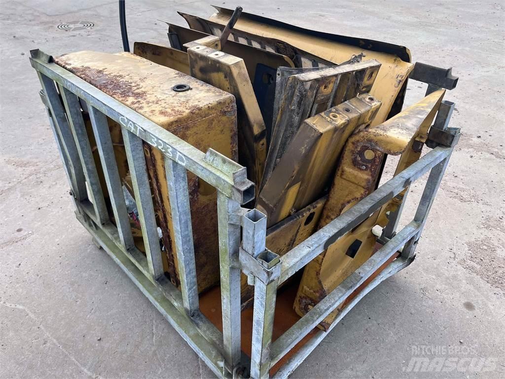 CAT 323D Skærme Outros componentes