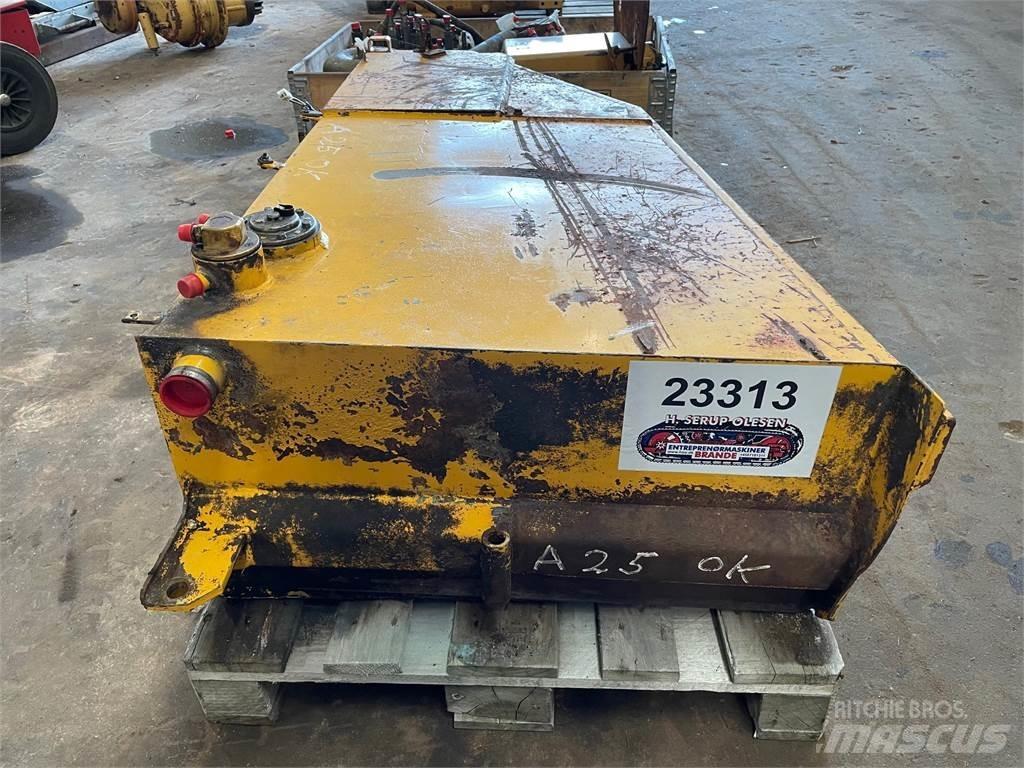 Dieseltank ex. Volvo A25 Outros componentes