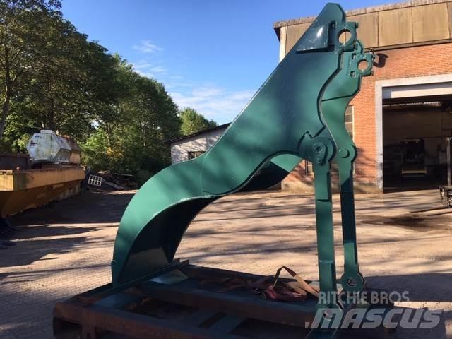  Grimstad grab Garras