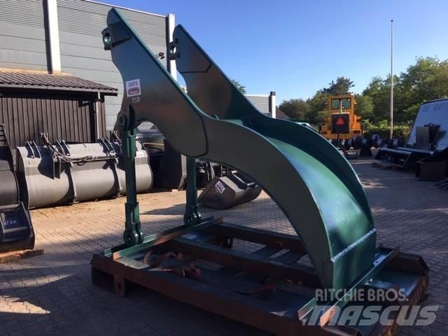  Grimstad grab Garras