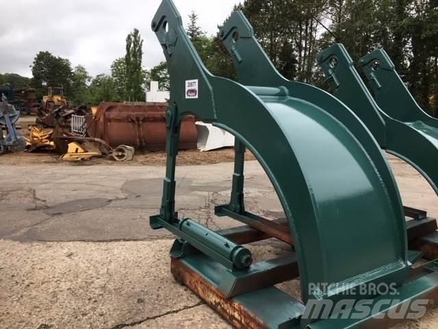  Grimstad grab Garras