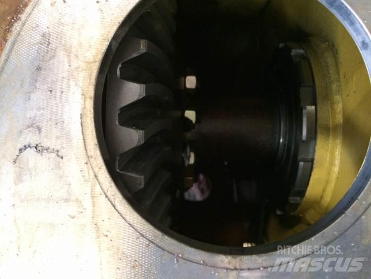 Komatsu D37P-5 Køregear Transmissão