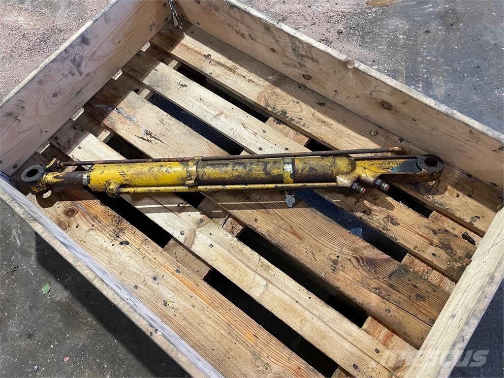 Skovlcylinder ex. MF50BX Hidráulica