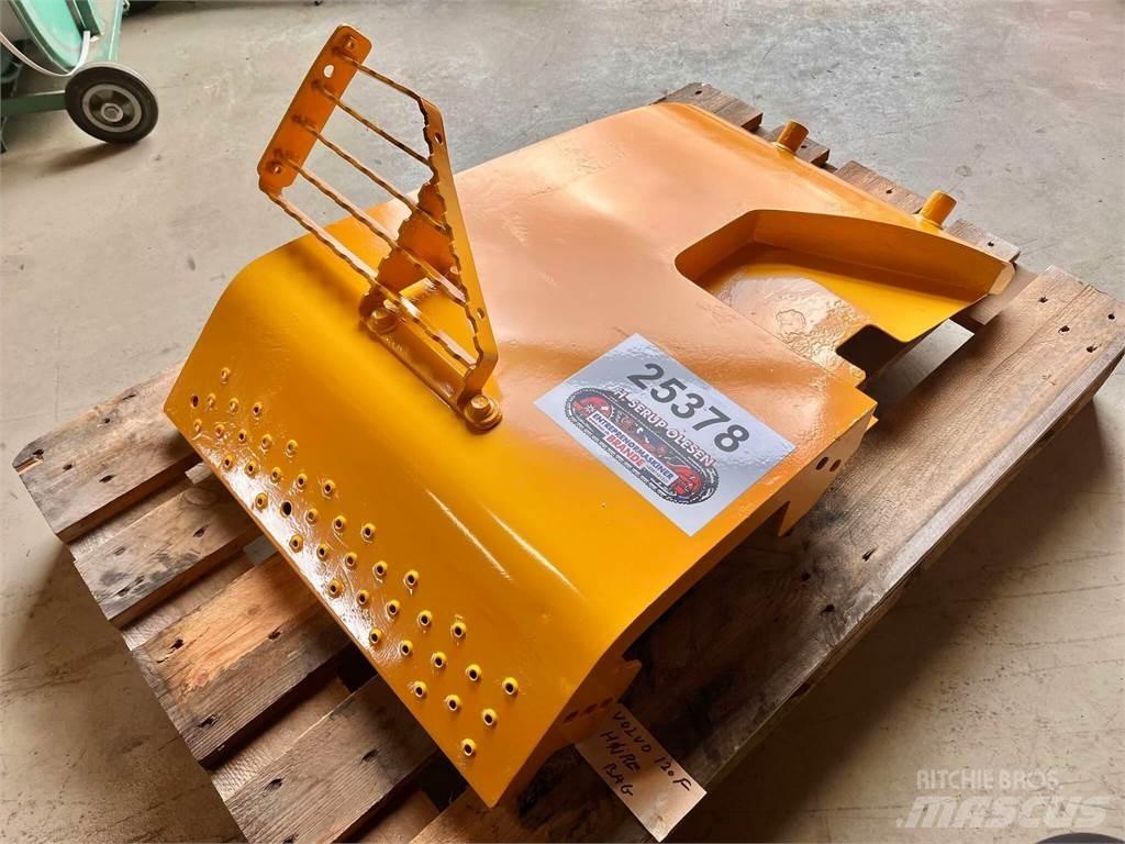 Volvo L120F bagskærm Outros componentes