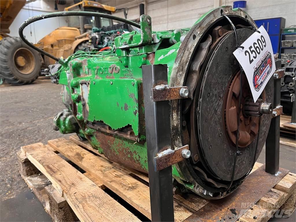 Volvo SR1700 transmission Transmissão