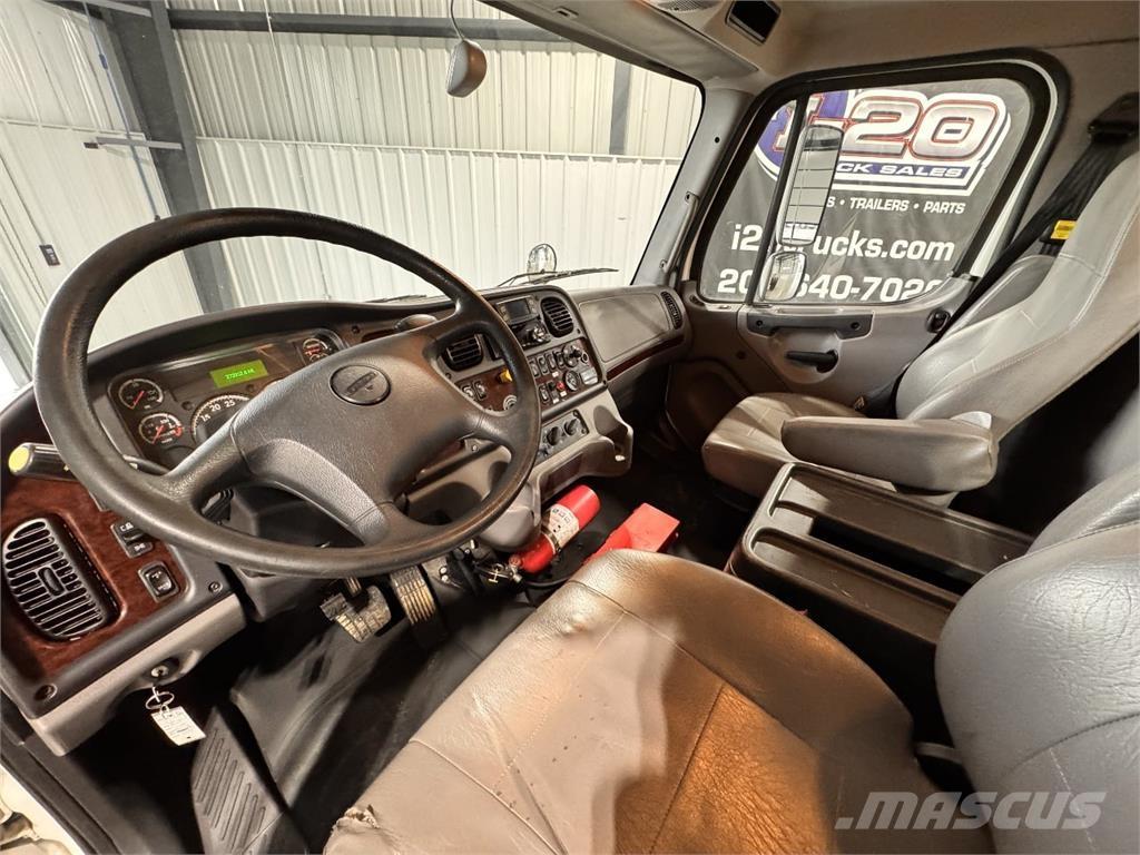 Freightliner M2 Camiões de chassis e cabine