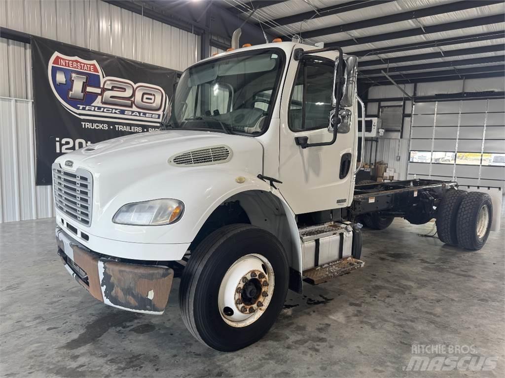 Freightliner M2 106 Camiões de chassis e cabine