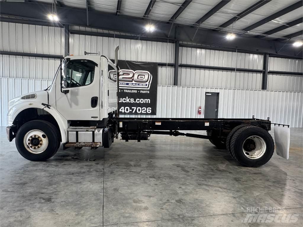 Freightliner M2 106 Camiões de chassis e cabine