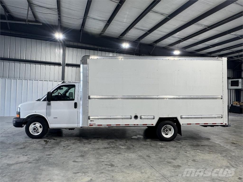 GMC G33903 Camiões de caixa fechada
