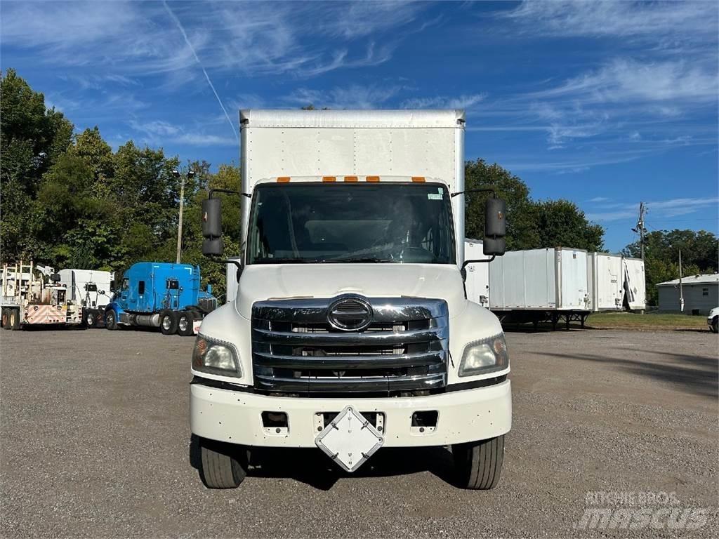 Hino 268 Camiões de caixa fechada