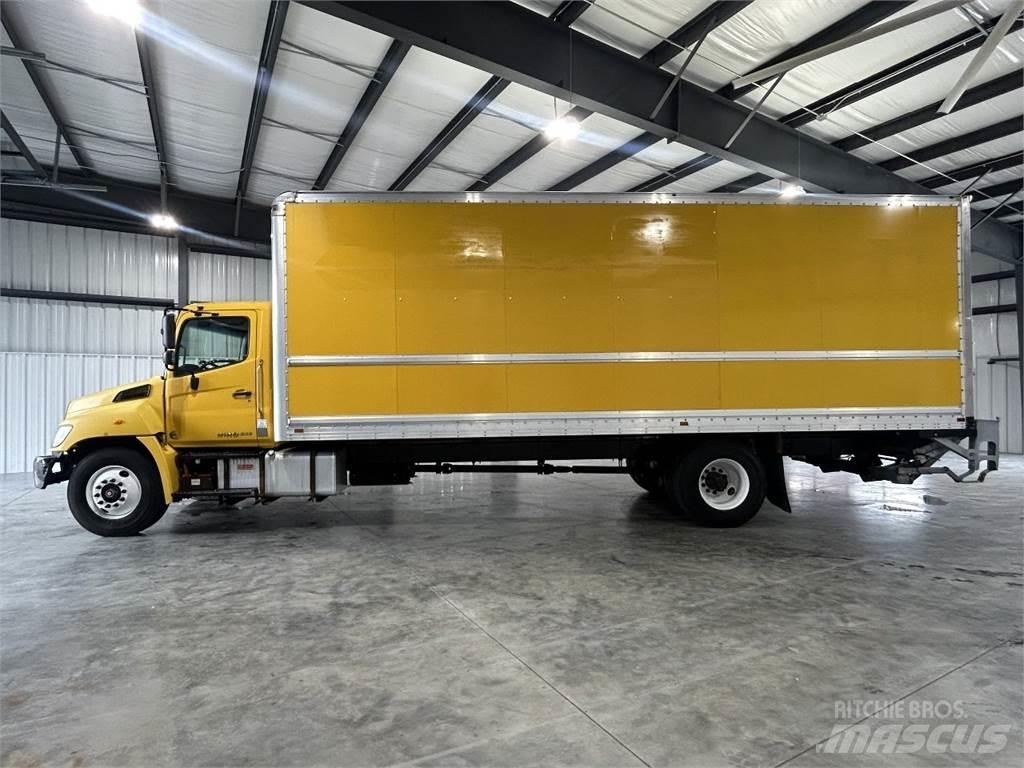 Hino 268 Camiões de caixa fechada