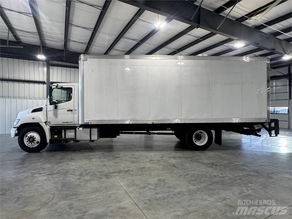 Hino 268A Camiões de caixa fechada