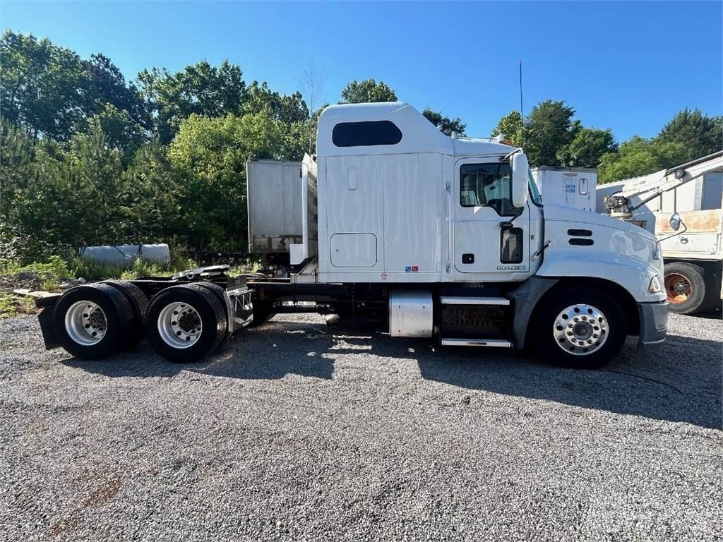 Mack CXU613 Tractores (camiões)