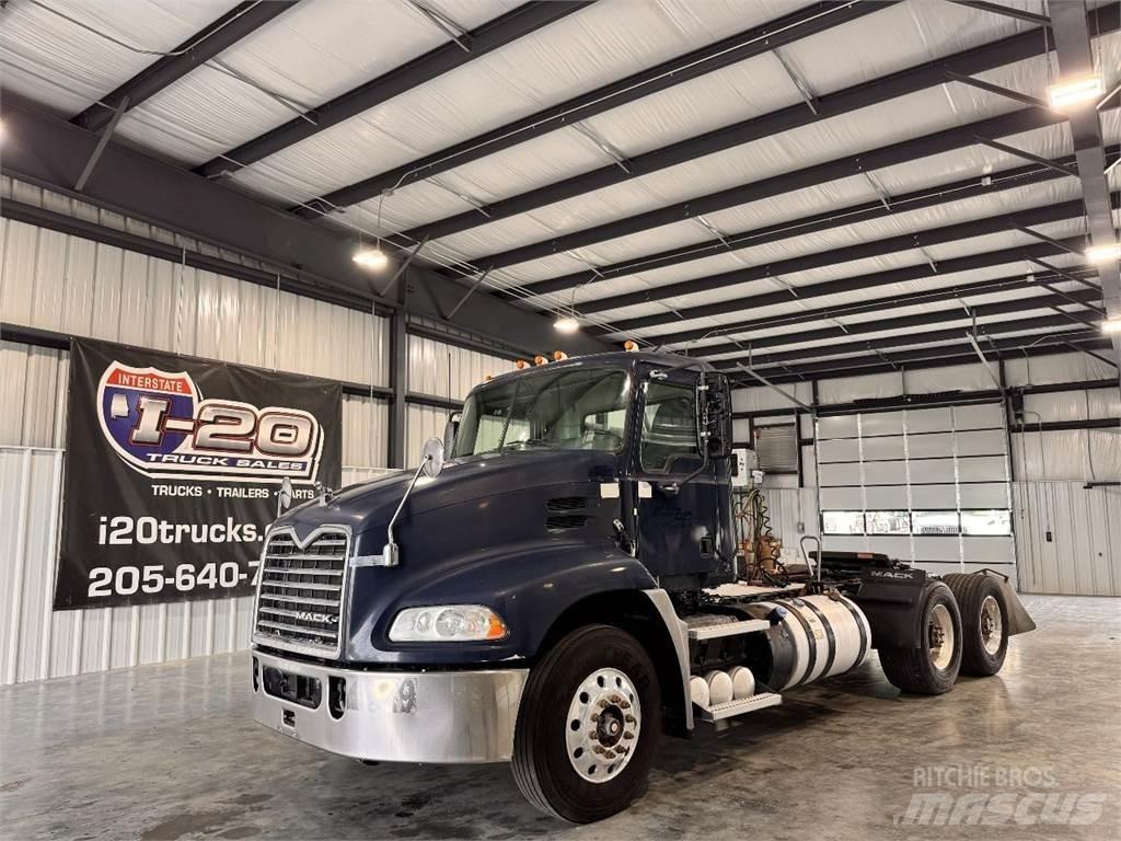 Mack CXU613 Tractores (camiões)