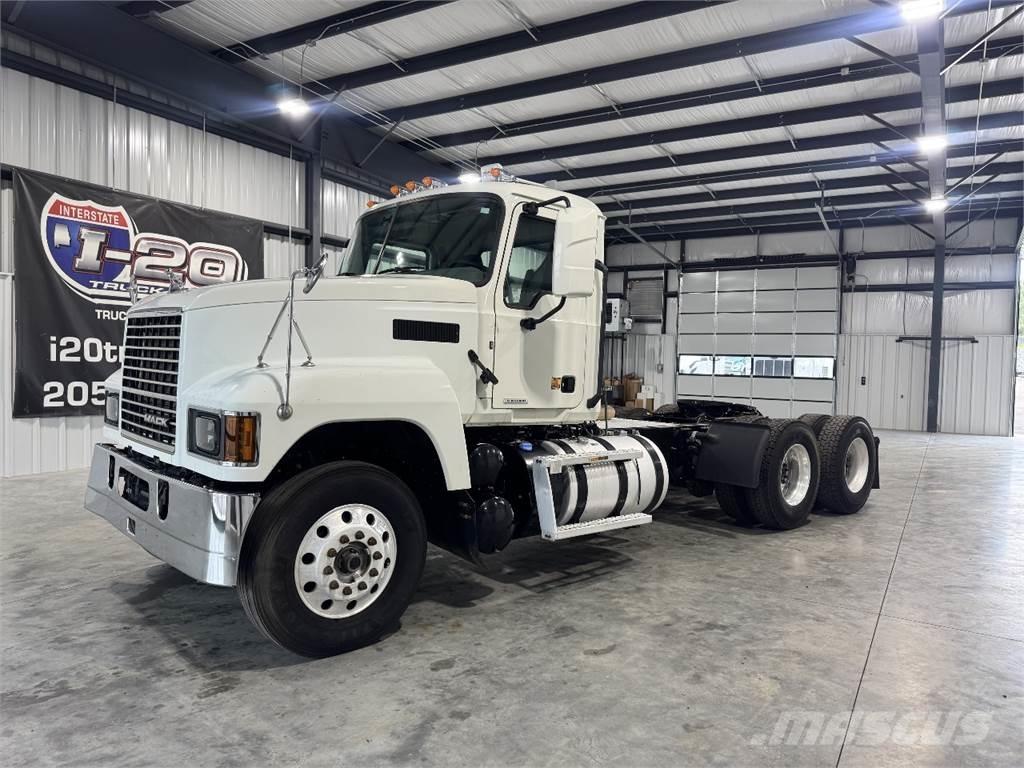 Mack Pinnacle Tractores (camiões)
