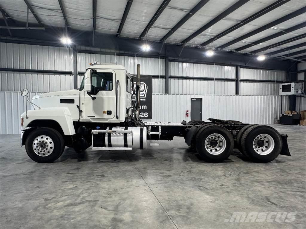 Mack Pinnacle Tractores (camiões)