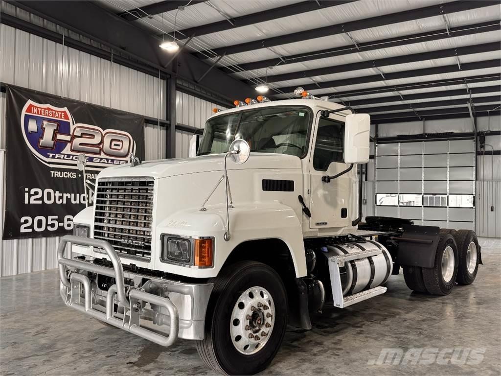 Mack Pinnacle Tractores (camiões)
