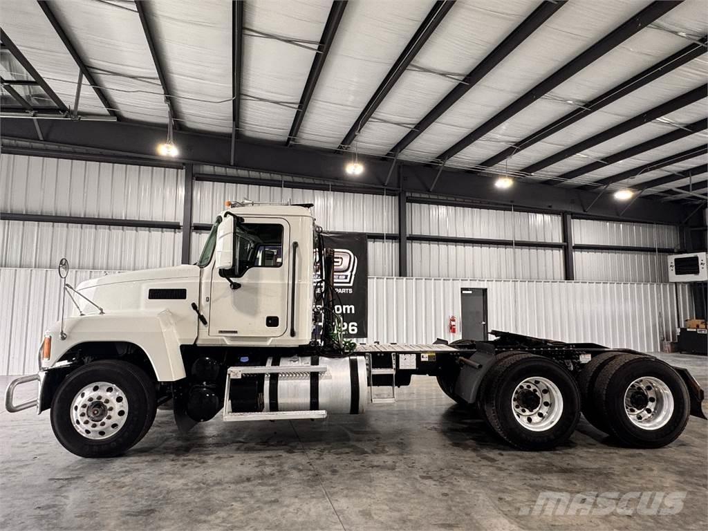 Mack Pinnacle Tractores (camiões)