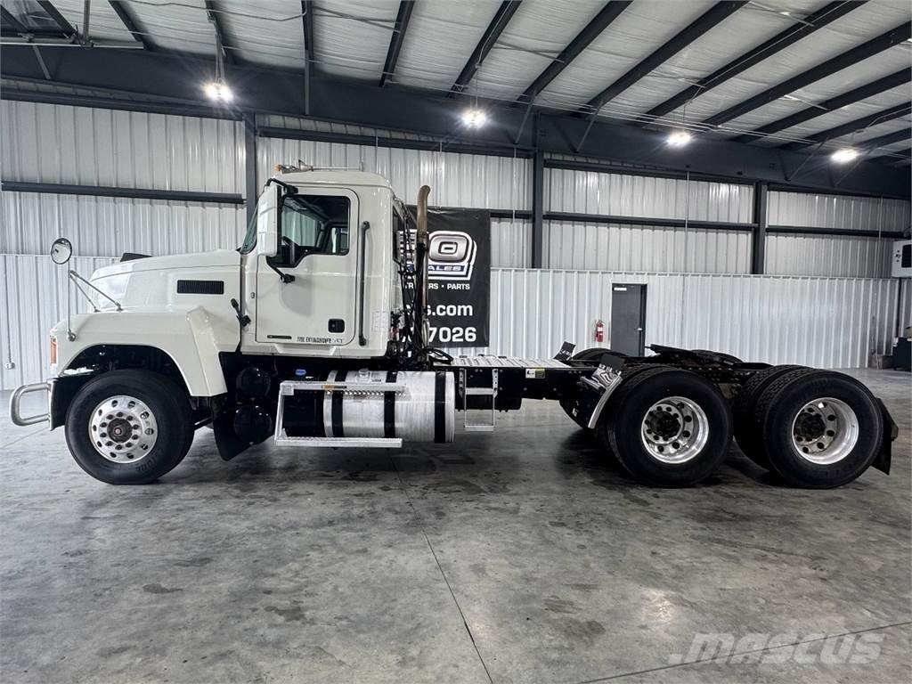 Mack Pinnacle Tractores (camiões)
