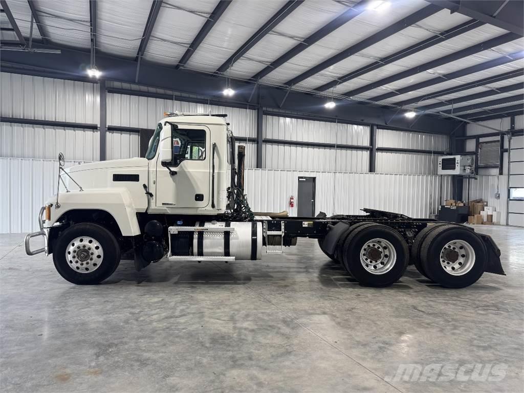Mack Pinnacle Tractores (camiões)