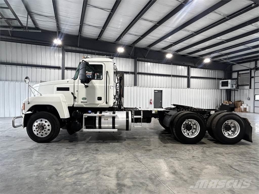 Mack Pinnacle Tractores (camiões)
