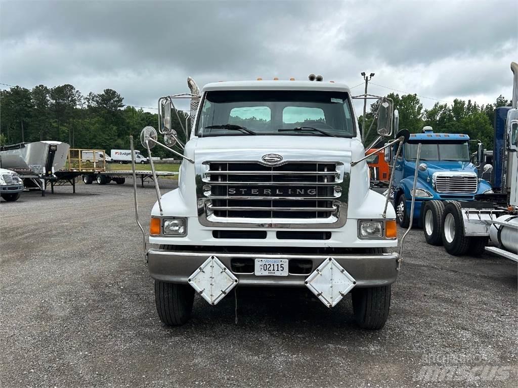 Sterling L7500 Camiões estrado/caixa aberta
