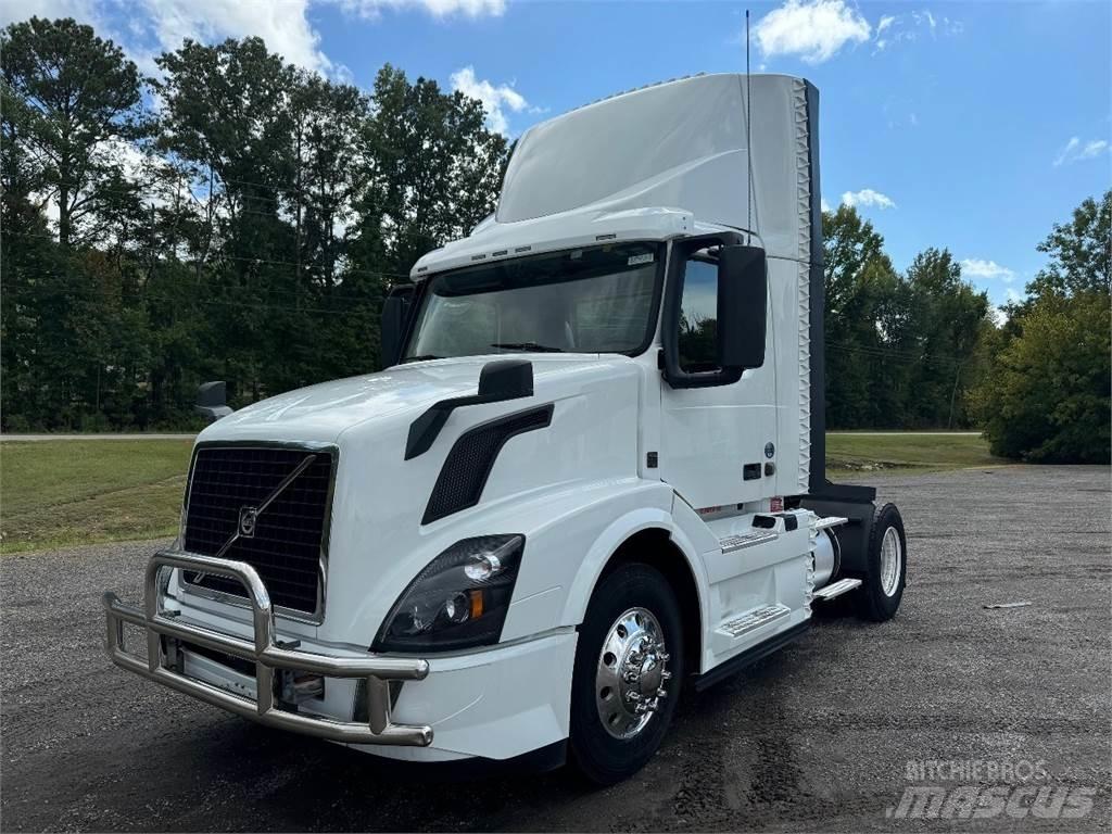 Volvo VNL42T300 Tractores (camiões)