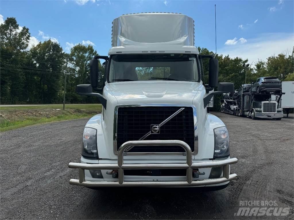Volvo VNL42T300 Tractores (camiões)
