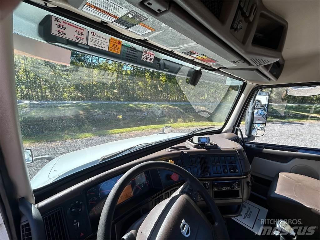 Volvo VNL42T300 Tractores (camiões)