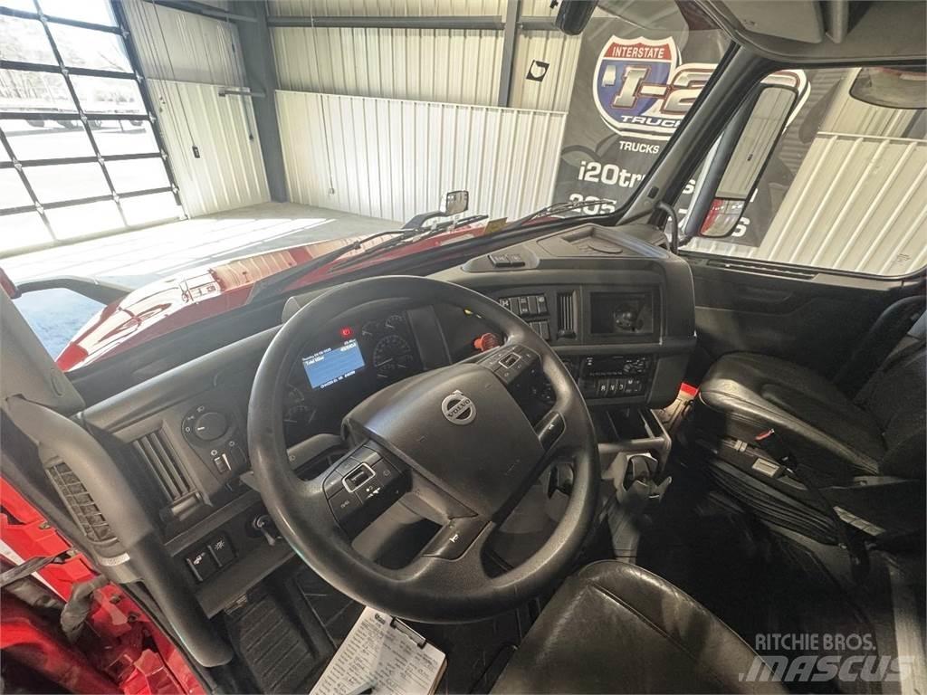 Volvo VNL64T740 Tractores (camiões)