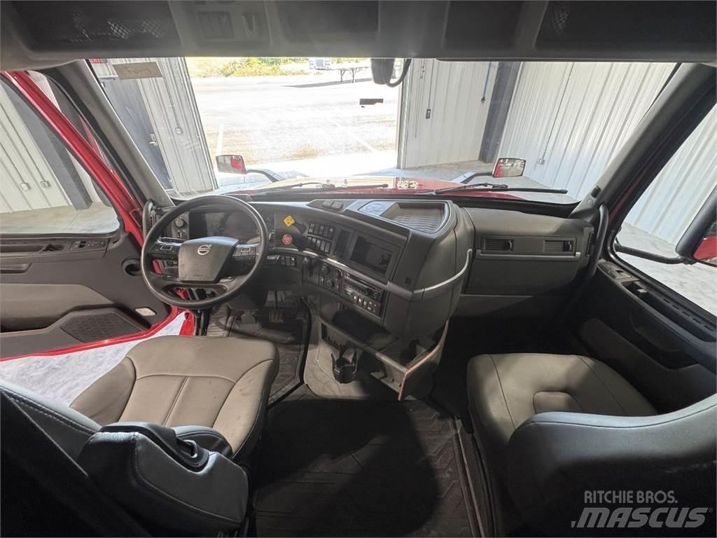 Volvo VNL64T740 Tractores (camiões)