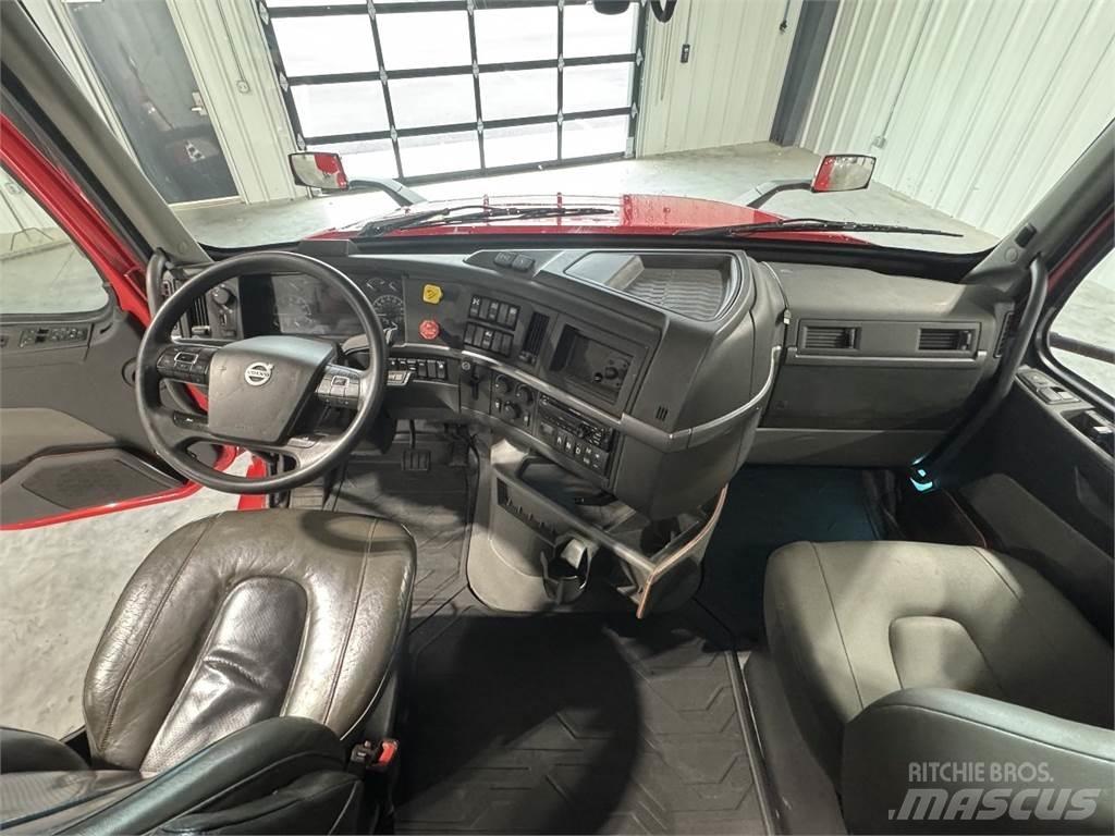 Volvo VNL64T740 Tractores (camiões)
