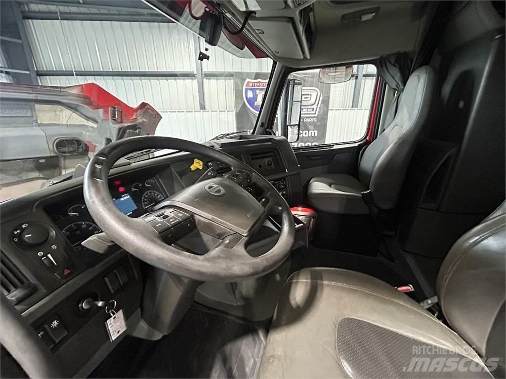 Volvo VNL64T740 Tractores (camiões)