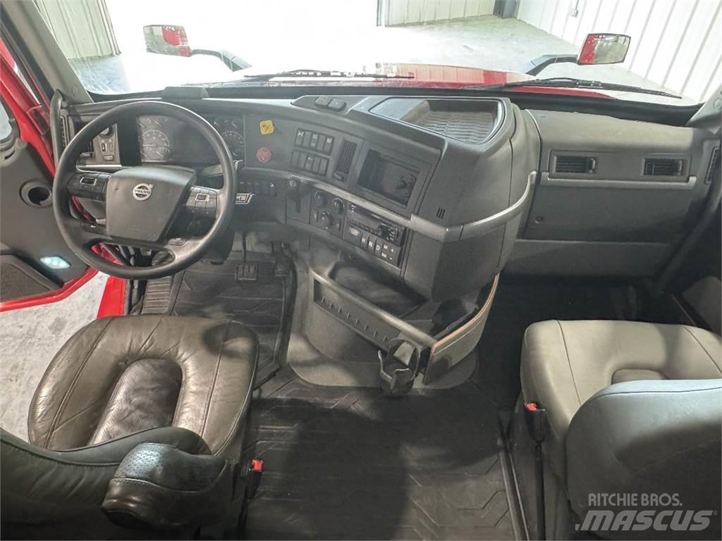 Volvo VNL64T740 Tractores (camiões)