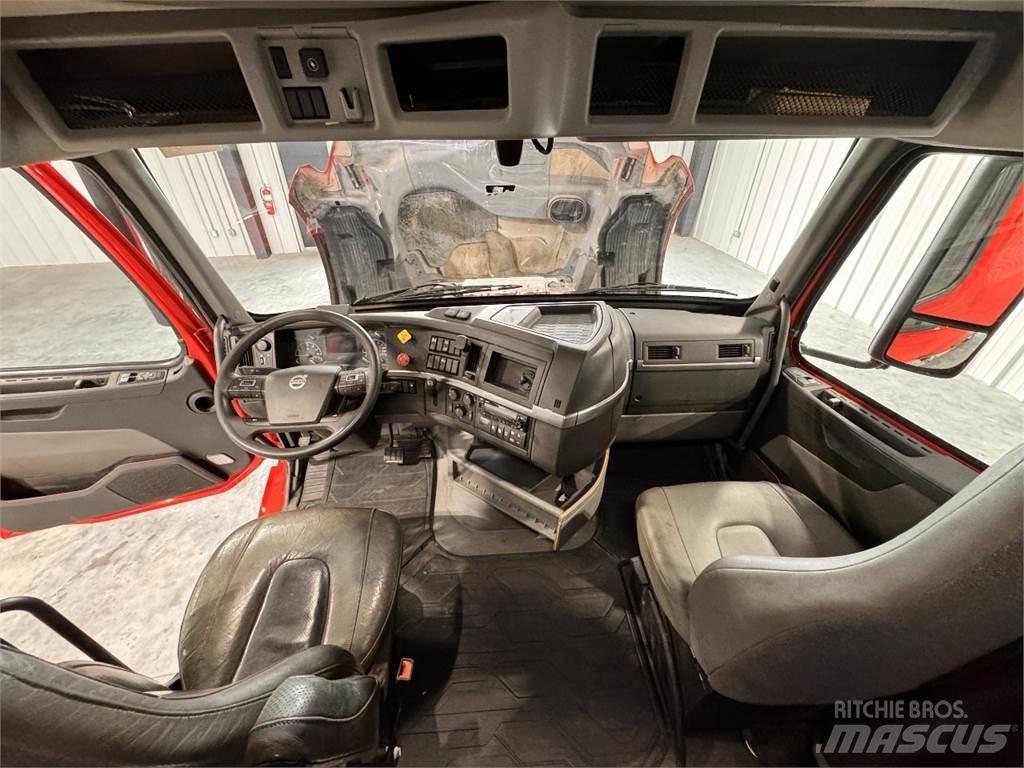 Volvo VNL64T740 Tractores (camiões)