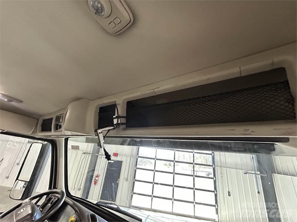 Volvo VNM64T200 Tractores (camiões)