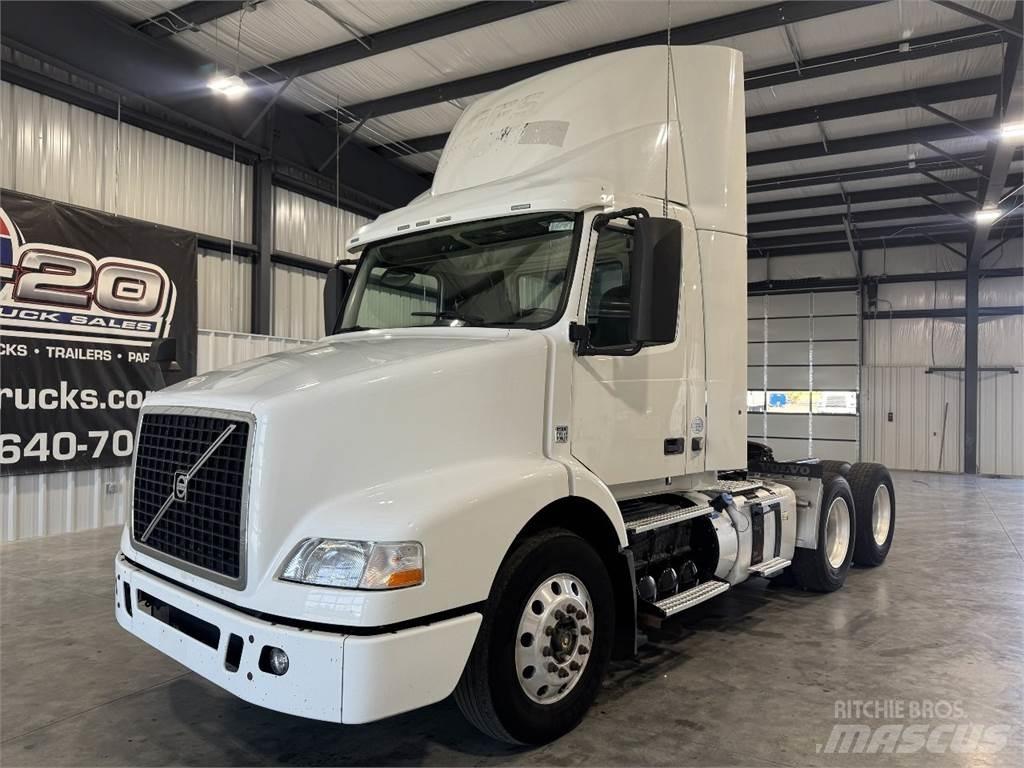 Volvo VNM64T200 Tractores (camiões)