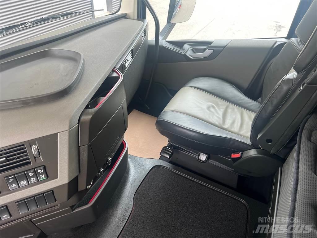 Volvo FH540 Camiões caixa desmontável com elevador de cabo