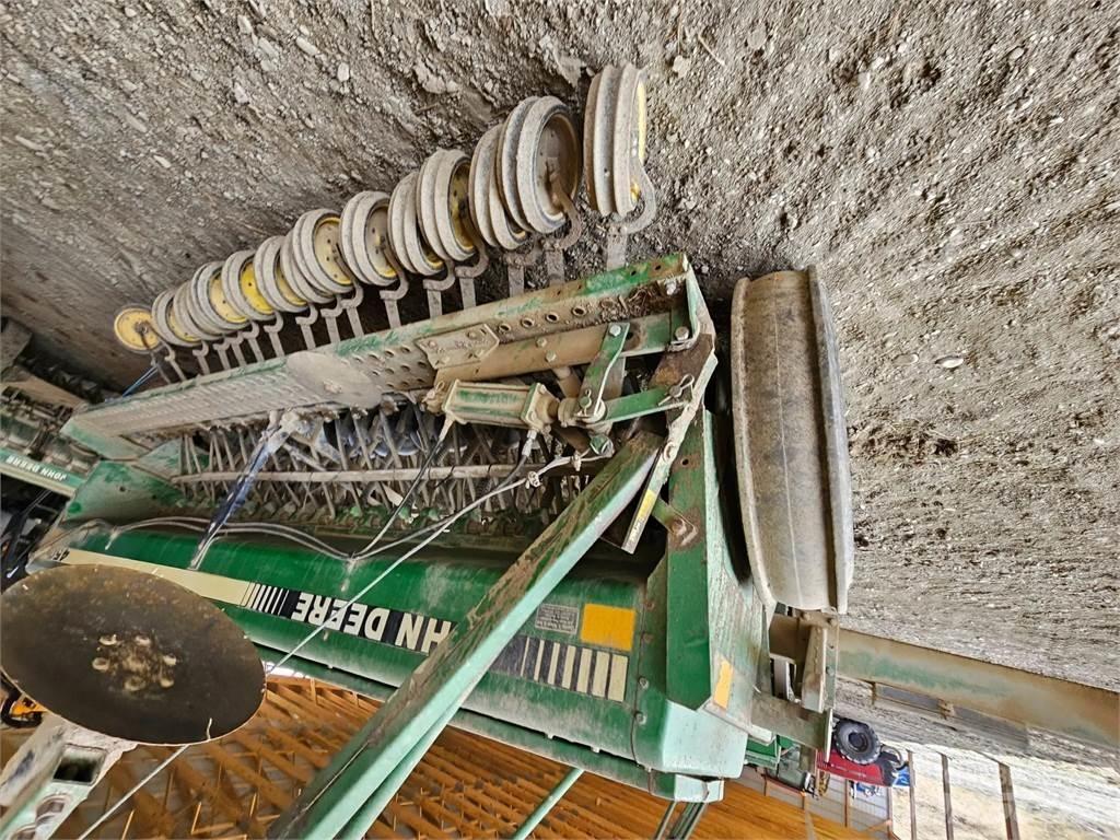 John Deere 450 Outros componentes