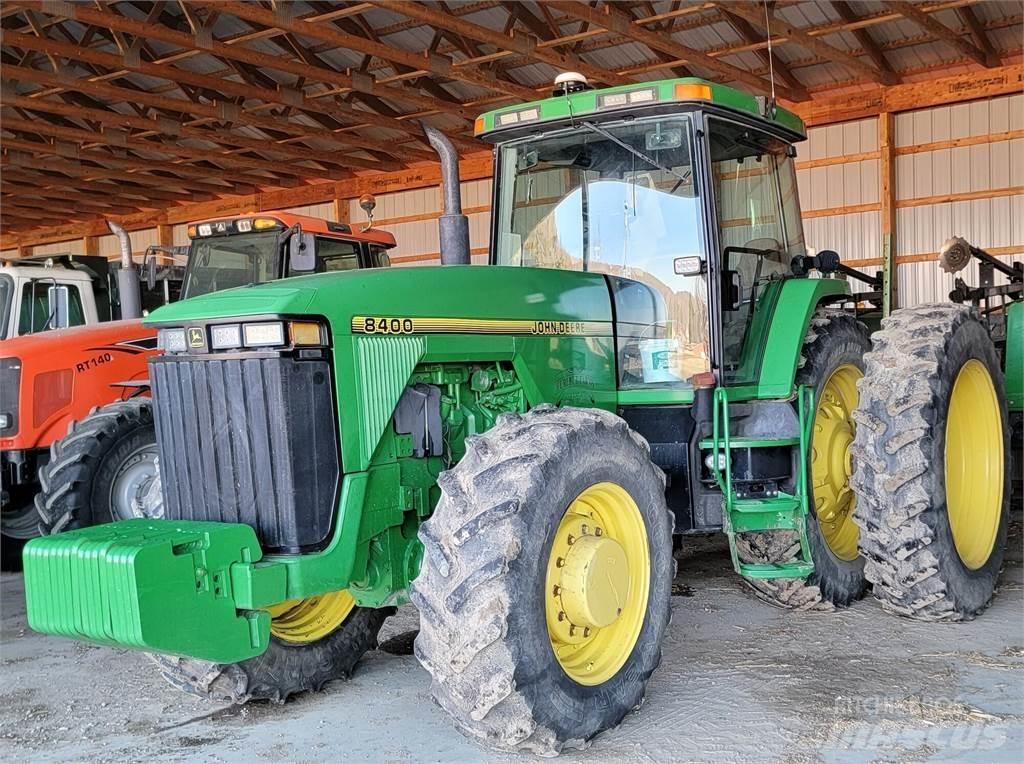 John Deere 8400 Tratores Agrícolas usados