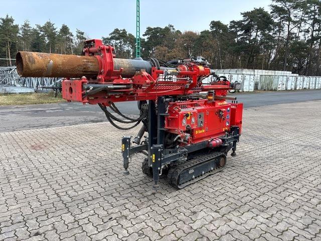 Adler B25 Construção - Outros
