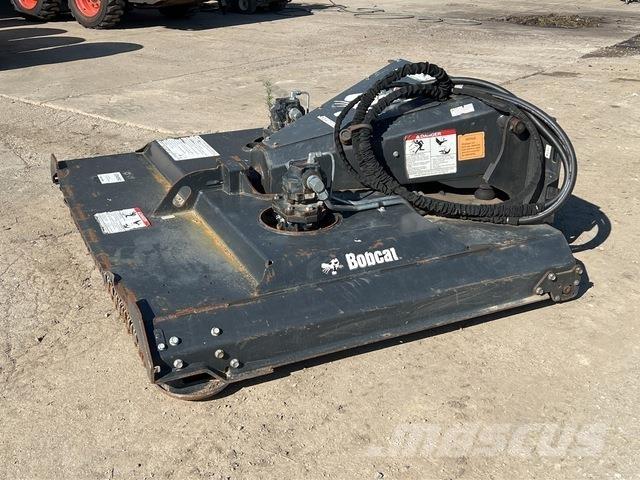 Bobcat RC66 Corta-Relvas Riders
