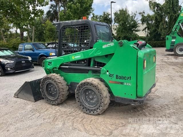 Bobcat S550 Carregadoras de direcção deslizante