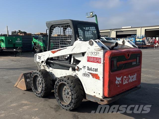 Bobcat S550 Carregadoras de direcção deslizante