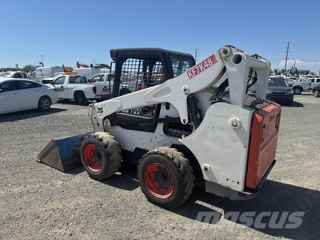 Bobcat S750 Carregadoras de direcção deslizante