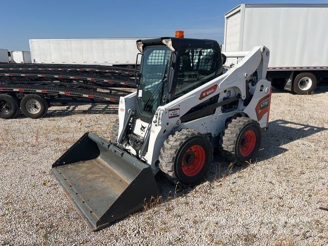 Bobcat S770 Carregadoras de direcção deslizante